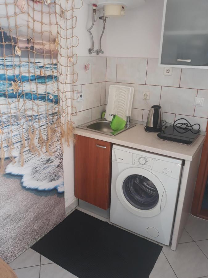 Studio Ap ,Nini' Supetar Εξωτερικό φωτογραφία