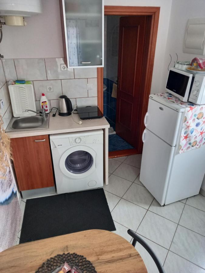 Studio Ap ,Nini' Supetar Εξωτερικό φωτογραφία